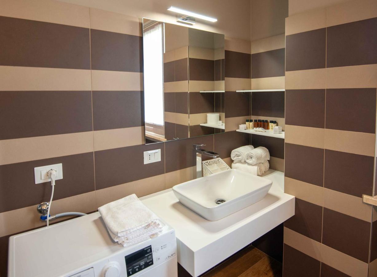 Sirmio Apartments - Narnia Stay Сірміоне Екстер'єр фото
