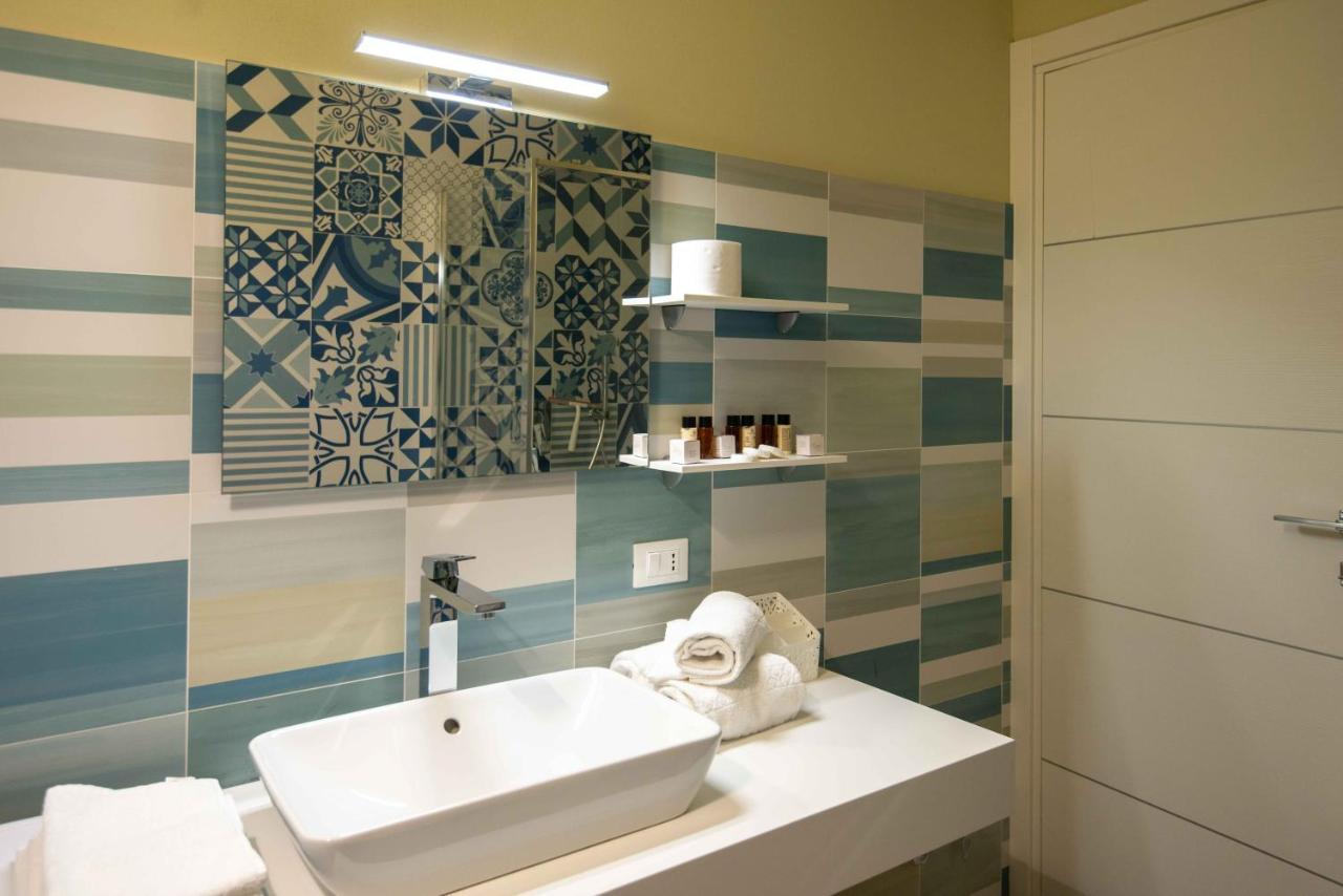 Sirmio Apartments - Narnia Stay Сірміоне Екстер'єр фото